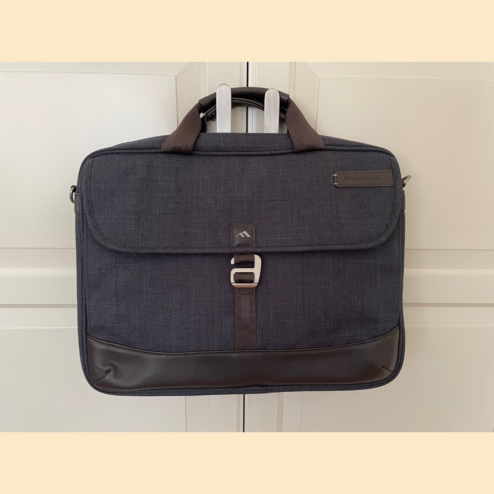 New Brenthaven Collins Collection Laptop Bag